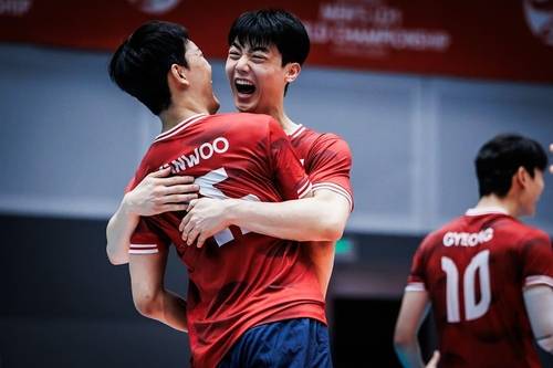 U-21 남자배구 대표팀에 참가 중인 이우진(중앙) [FIVB 홈피 캡처. 재판매 및 DB 금지]