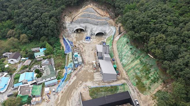 정림중~사정교 간 도로개설공사 터널공사 현장. 사진제공은 대전시