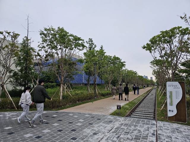 군산 철길숲 활력림 구간/사진제공=군산시