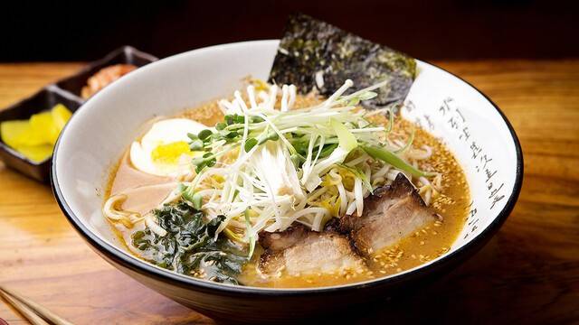 잦은 라멘 섭취, 국물을 절반 이상 먹는 습관이 사망 위험을 높일 수 있다는 연구 결과가 있다┃출처: 게티이미지뱅크