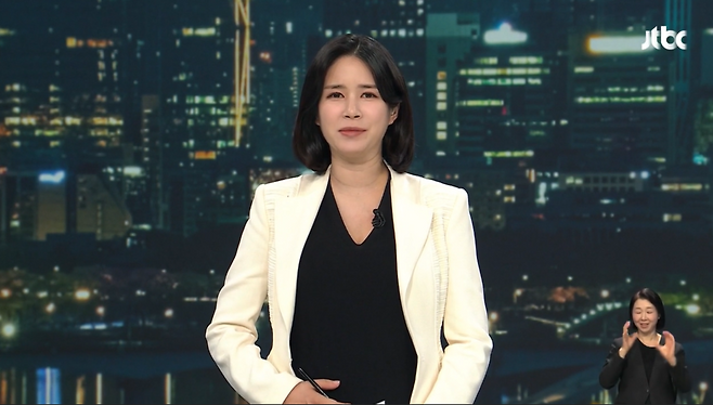 8월1일 JTBC 뉴스룸 클로징 멘트를 통해 시청자들에게 마지막 인사를 전한 한민용 앵커. 지금은 출산휴가 중이다. /JTBC