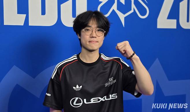 ‘퀴드’ 임현승이 12일 중국 베이징 스마트 e스포츠센터에서 쿠키뉴스와 만나 인터뷰하고 있다. 김영건 기자