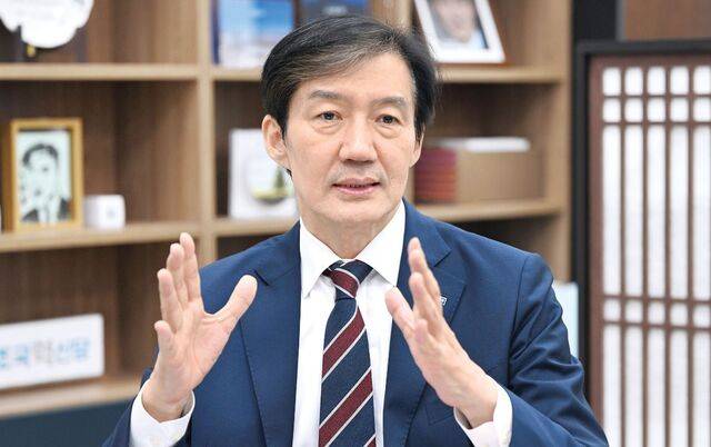 조국 조국혁신당 비상대책위원장이 지난 10일 국회에서 국민일보와 인터뷰하고 있다. 조 위원장은 “내년 봄 당 지지율을 최소 10% 이상 확보해 6·3 지방선거를 치르는 게 목표”라고 말했다. 권현구 기자