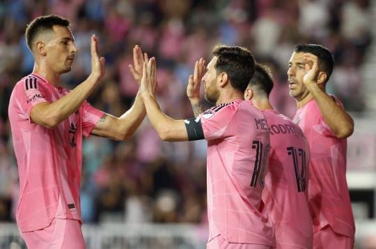 골세리머니를 펼치는 리오넬 메시. 사진[AFP=연합뉴스]