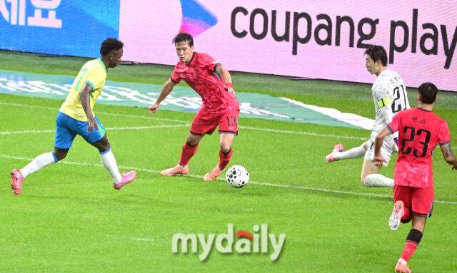 한국과 브라질의 경기장면/마이데일리 DB