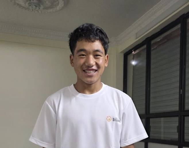 [서울=뉴시스] 네팔 소년 타망의 모습. (사진 = 월드쉐어 누리집 캡처) 2025.10.12. *재판매 및 DB 금지
