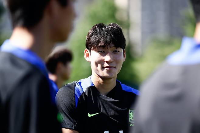 U-22 축구대표팀 미드필더 배준호가 부상을 입어 소속팀 스토크시티로 돌아갔다. 11일(한국시간) 사우디아라비아와 평가전을 앞두고 훈련하던 중 오른쪽 어깨가 탈구됐기 때문이다. 사진제공│KFA