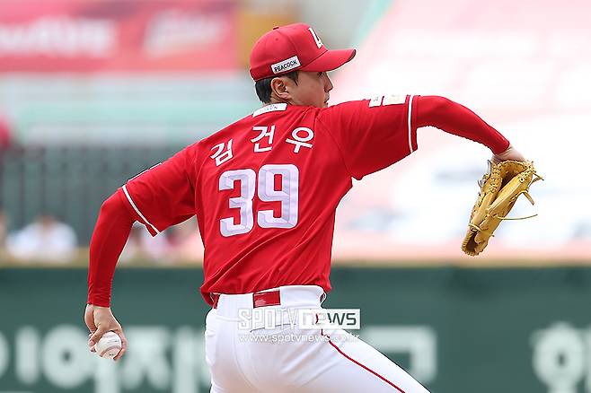 ▲ 11일 준플레이오프 2차전에서 강한 인상을 선보이며 팀의 반격을 이끈 김건우 ⓒ곽혜미 기자