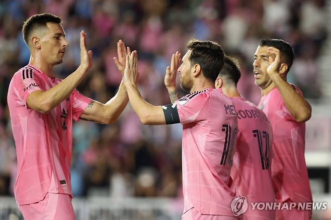 골세리머니를 펼치는 리오넬 메시 [AFP=연합뉴스]