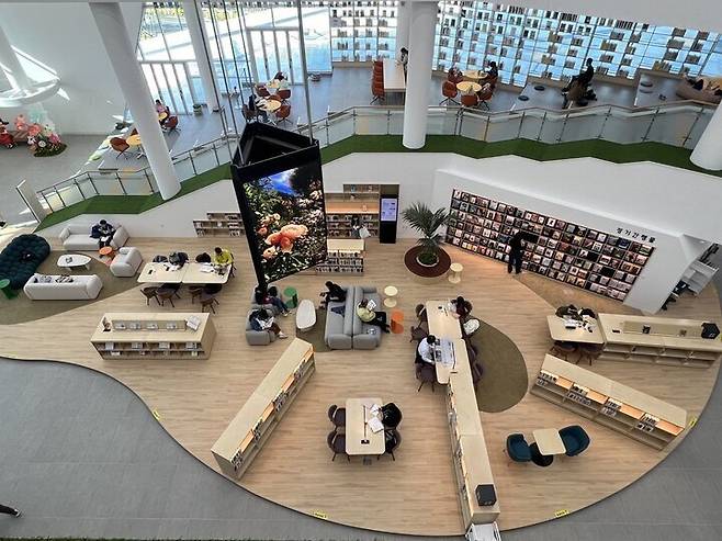 울산 종갓집도서관 내부 모습.