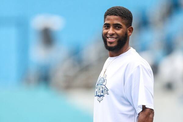 삼성 르윈 디아즈가 포스트시즌 진출 확정 후 기념 티셔츠를 입고 있다. 사진 | 삼성 라이온즈