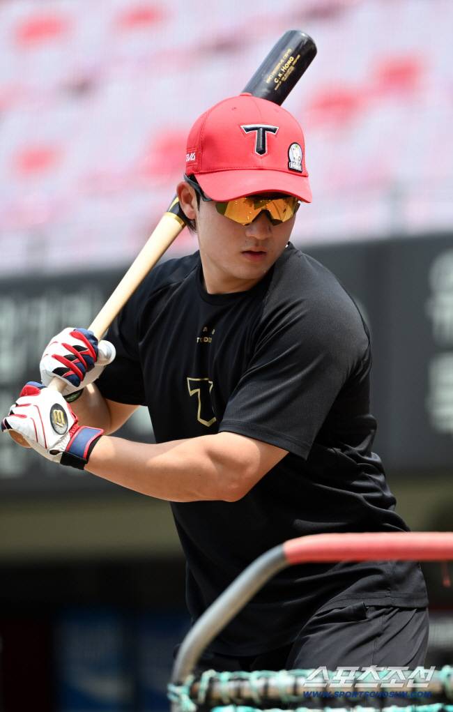 8일 광주 KIA챔피언스필드에서 열린 한화와 KIA의 경기, 윤도현이 타격훈련을 하고 있다. 광주=허상욱 기자wook@sportschosun.com/2025.06.08/