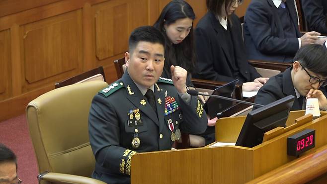 김현태 전 육군 특수전사령부 707특수임무단장이 지난 2월6일 오전 서울 종로구 헌법재판소에서 열린 윤석열 대통령 탄핵심판 6차 변론기일에 증인으로 출석해 증언하고 있다. 헌법재판소 제공