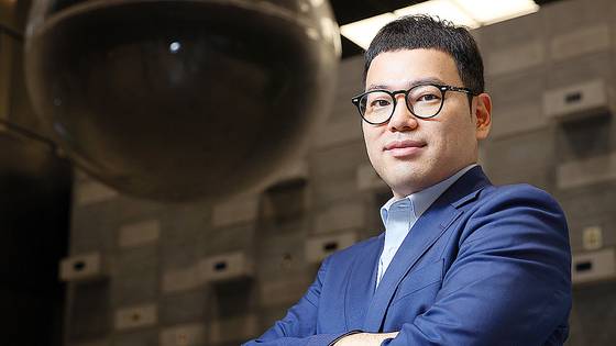 김성환 신한투자증권 수석연구원이 지난 달 30일 중앙일보를 찾았다. 김 수석연구원은 카이스트 산업공학과를 졸업했으며, 신한투자증권 입사 후 지난 2019년부터 해외 주식 전략을 담당해왔다. 최근 ‘2026-2027 미국 증시 버블 시나리오’ 리포트를 통해 역대 버블 상황을 분석하고, 미래를 전망했다. 우상조 기자