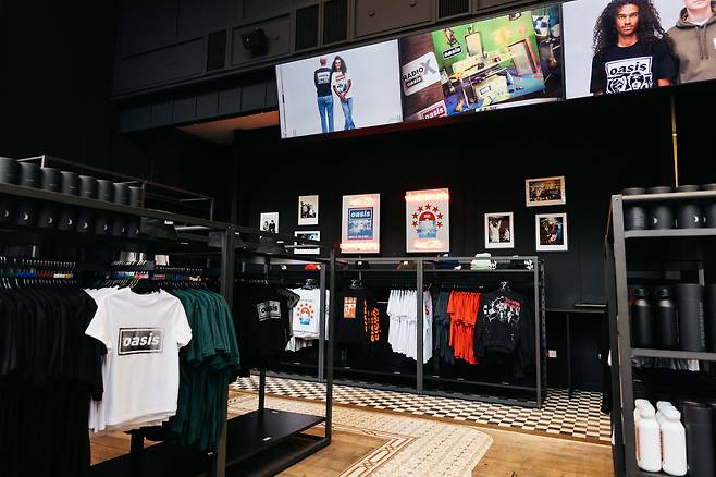 Installation view of Oasis's official pop-up store [OASIS FAN STORE]