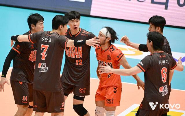 OK저축은행 선수단./KOVO