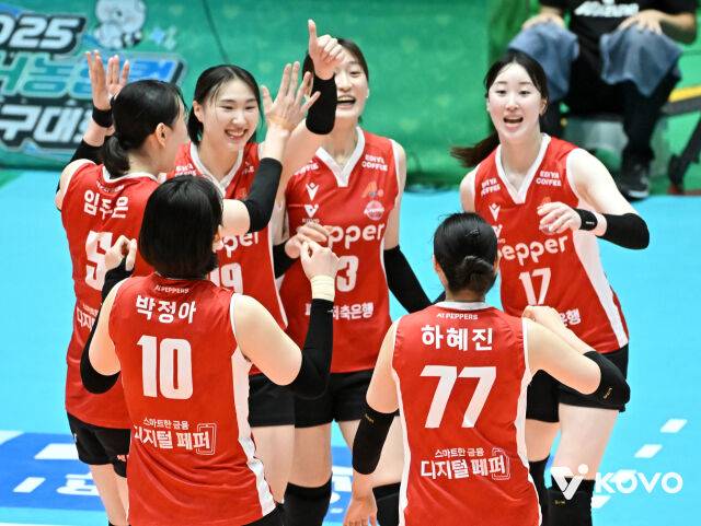 페퍼저축은행 선수들./KOVO