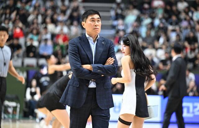 부산 KCC 이상민 감독./KBL