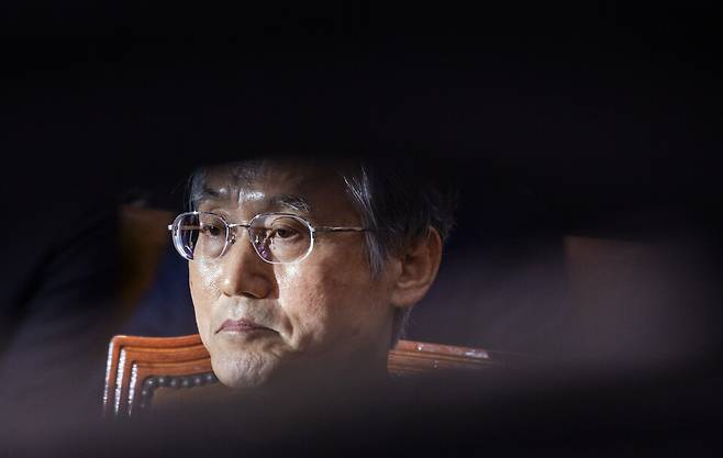 조희대 대법원장이 13일 국회에서 열린 법제사법위원회 국정감사에 출석해 여야 의원들의 설전을 지켜보고 있다. ⓒ 연합뉴스