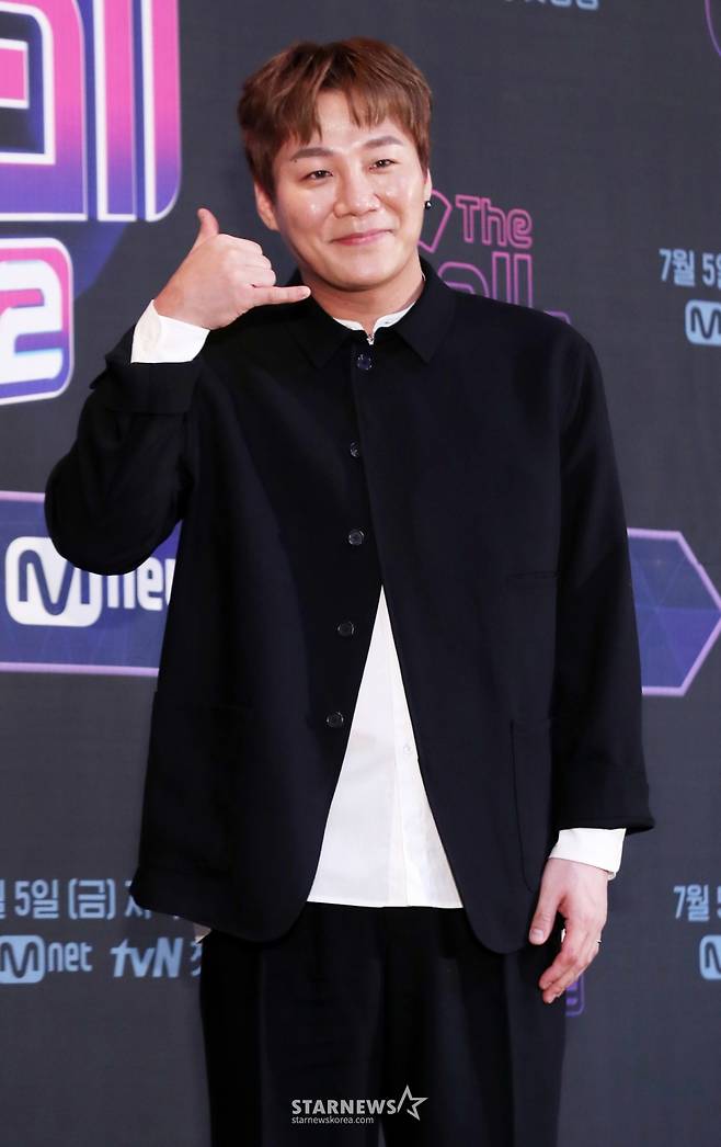 가수 윤민수가 5일 오전 서울 마포구 상암 CJ E&M에서 진행된 Mnet '더 콜2' 제작발표회에 참석해 포즈를 취하고 있다.