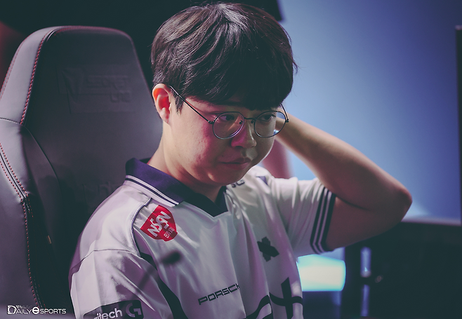 승부차기에 울고 웃었던 박찬화가 8강전에 합류했다.