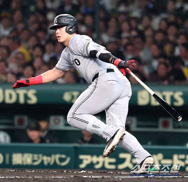 오카모토는 2018년부터 6년 연속 30홈런을 치고 세 차례 홈런왕에 오른 요미우리 간판 타자다. 사진캡처=요미우리 자이언츠 SNS