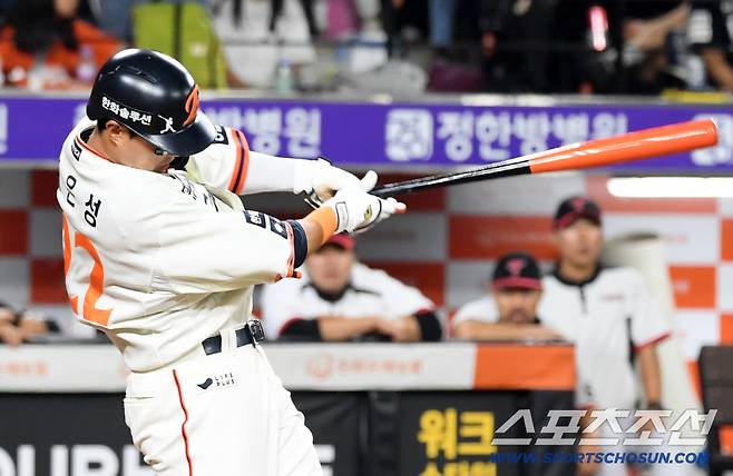 26일 대전 한화생명볼파크에서 열린 한화 이글스와 LG 트윈스의 경기. 6회말 1사 1루 한화 채은성이 안타를 날리고 있다. 대전=박재만 기자 pjm@sportschosun.com/2025.09.26/