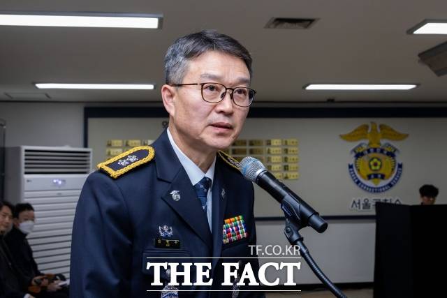 김현우 전 서울구치소장이 윤석열 전 대통령의 시간 외 접견 허용 등 내용을 담은 '윤석열 수용관리계획서'를 직접 결재했다고 밝혔다. 지난 2월5일 경기 의왕시 서울구치소에서 열린 윤석열 정부의 비상계엄 선포를 통한 내란 혐의 진상규명 국정조사 특별위원회 현장조사에서 김현우 서울구치소장이 발언하고 있다. /뉴시스