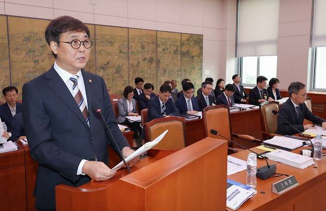 최휘영 문화체육관광부 장관이 14일 국회 문화체육관광위원회 국정감사에서 발언하고 있다. 연합뉴스