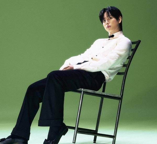 넷플릭스 영화 ‘사마귀’의 주연배우 임시완이 포즈를 취하고 있다. ‘사마귀’는 ‘길복순’의 스핀오프 영화로, 임시완은 타고난 킬러 역을 소화했다. 넷플릭스 제공