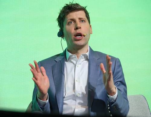 샘 올트먼 오픈AI CEO가 지난 2월 4일 서울 중구 더 플라자 호텔에서 열린 카카오와의 전략적 제휴 관련 기자간담회에서 정신아 카카오 대표와 대담하고 있다. [한주형기자]