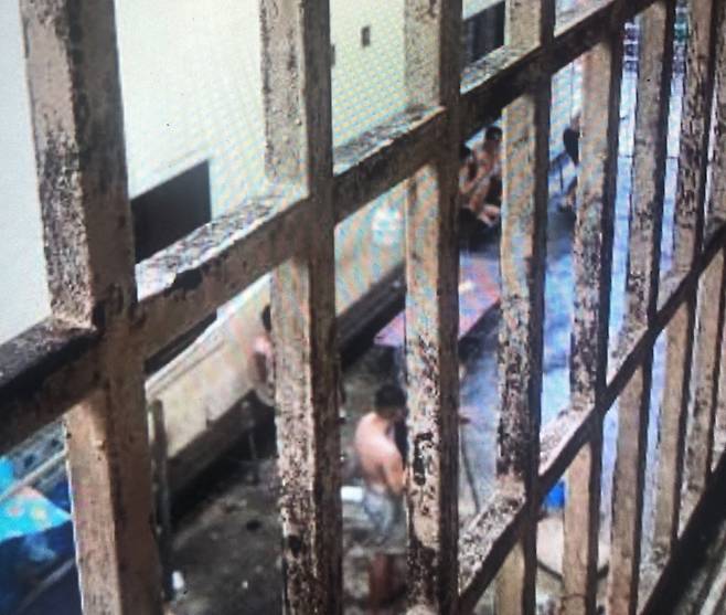 캄보디아 이민국 구금시설의 내부 모습 [연합]