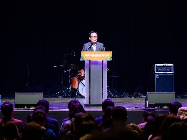 김형재 의원이 지난 11일 노들섬에서 열린 ‘2025 서울생활예술페스티벌’에 참석해 축사하고 있다.