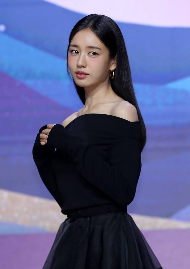 [서울=뉴시스] 김혜진 기자 = 배우 안은진이 29일 오후 서울 강남구 조선 팰리스 서울에서 열린 넷플릭스 새 시리즈 ‘다 이루어질지니’ 제작발표회에서 포즈를 취하고 있다. 2025.09.29. jini@newsis.com