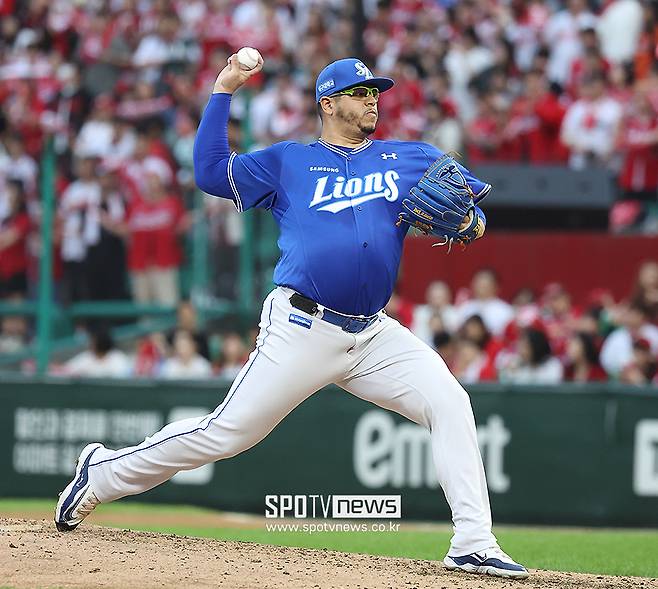 ▲ 올해 가을 야구에서 부진한 아리엘 후라도는 4차전 선발로 나서 팀의 플레이오프 진출 확정을 노린다 ⓒ곽혜미 기자