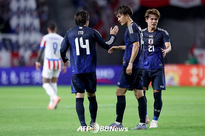 지난 10일 파라과이와 평가전에서 2-2로 비긴 일본 축구대표팀 선수들. /AFPBBNews=뉴스1