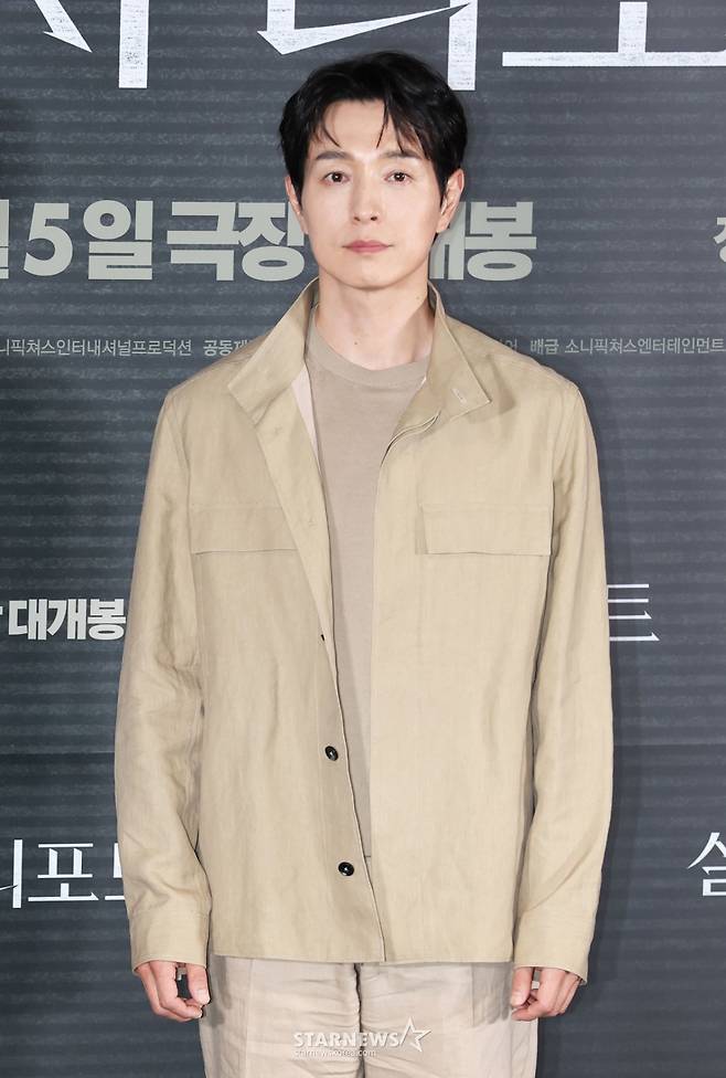 배우 정성일이 28일 오후 서울 CGV용산아이파크몰에서 진행된 영화 '살인자 리포트'(감독 조영준) 시사회 및 기자간담회에 참석해 포즈를 취하고 있다. /2025.08.28 /사진=이동훈 photoguy@