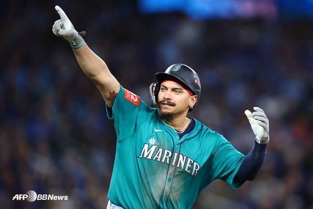 7회 홈런을 친 네일러가 세리머니를 하고 있다. /AFPBBNews=뉴스1