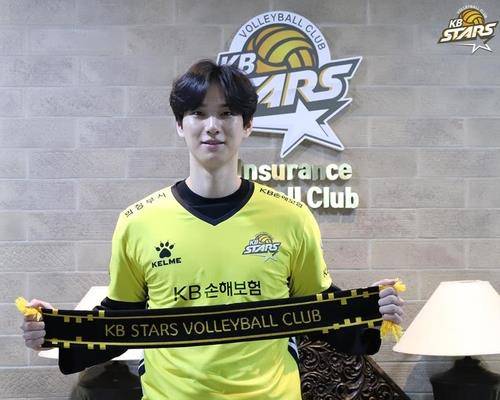 FA 최대어로 KB손해보험 유니폼을 입은 임성진  [KB손해보험 배구단 제공. 재판매 및 DB 금지]