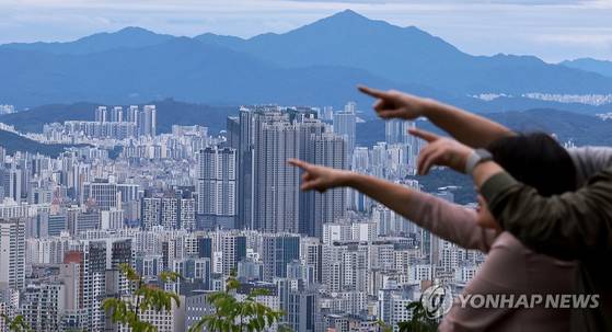서울 남산에서 바라본 강북 일대 아파트 단지 모습. 〈사진=연합뉴스〉