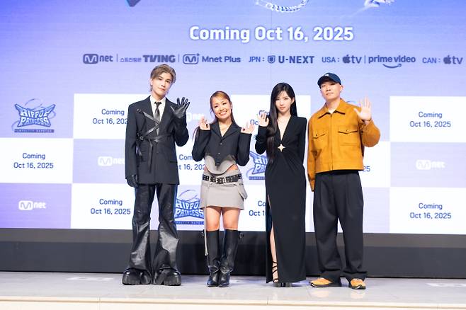 ‘언프리티 랩스타: 힙팝 프린세스’ 프로듀서 이와타 타카노, 리에하타, 소연, 개코(좌측부터) (제공: Mnet)