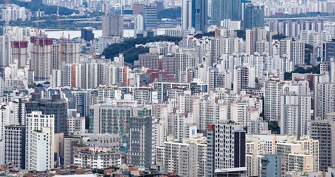 서울 남산에서 바라본 서울 아파트단지 모습. /뉴스1