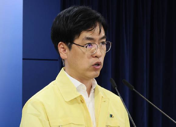 김민재 중앙재난안전대책본부 제1차장(행정안전부 차관)이 지난 13일 서울 종로구 정부서울청사에서 국가정보자원관리원 행정정보시스템 화재 관련 중앙재난안전대책본부 브리핑을 하고 있다. [사진=연합뉴스]