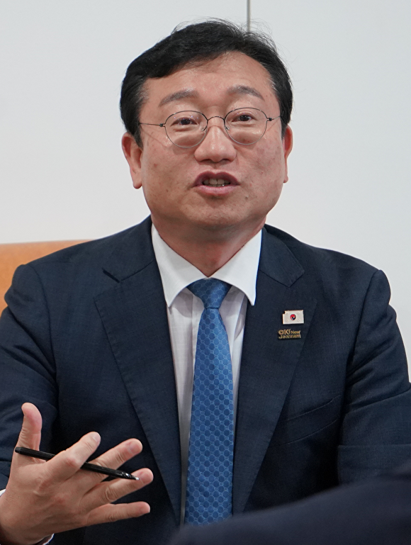 명창환 전남도부지사가 15일 전남도청종합기자단과 인터뷰를 하고 있다. [사진=전남도청종합기자단]