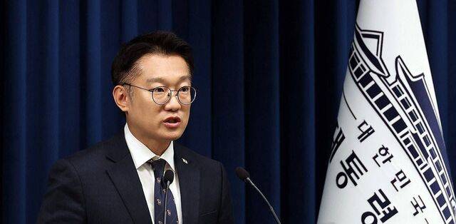 김남준 대변인이 14일 용산 대통령실에서 현안 관련 브리핑을 하고 있다. 연합뉴스