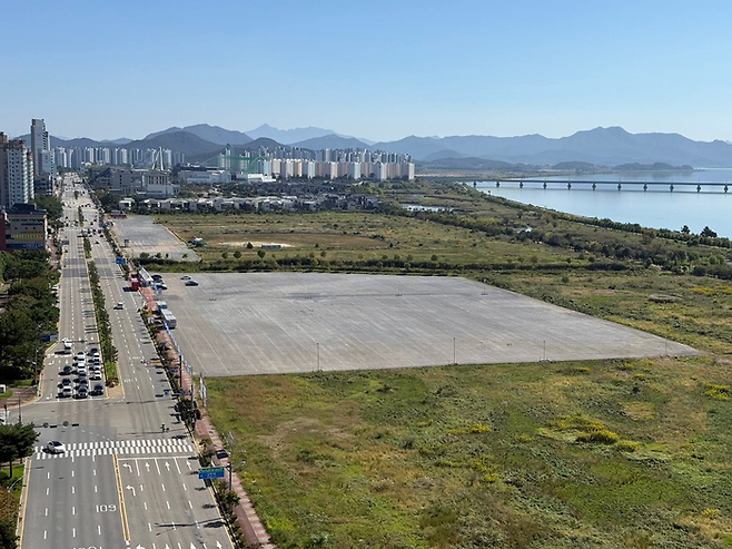 텅 빈 ‘2025 남도국제미식산업박람회’ 주차장. 독자제공.