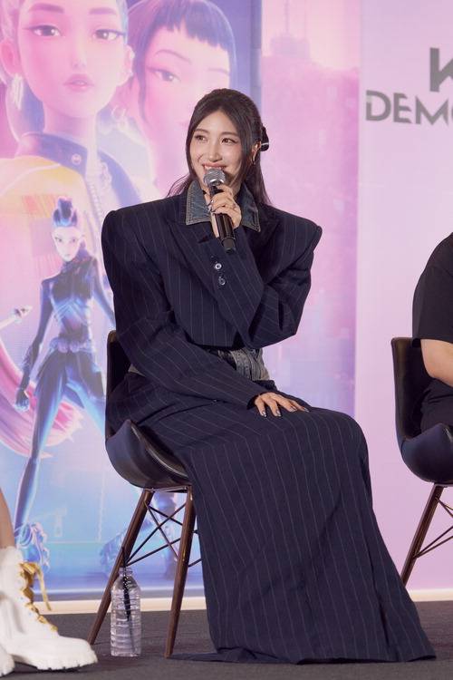 작곡가 이재가 15일 CGV 용산아이파크몰에서 취재진 질의에 답하고 있다. 넷플릭스