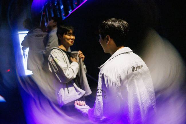 라이엇 게임즈 플리커.