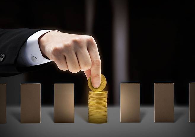 세계 경제의 불확실성이 짙어질수록 사람들은 ‘빛나는 금속’을 찾는다. 게티이미지