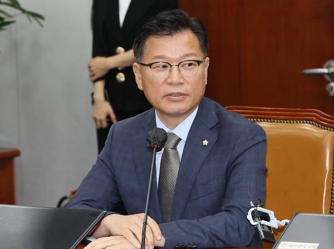 의사진행 발언하는 이양수 - 14일 오전 국회에서 열린 운영위원회 전체회의에서 국민의힘 이양수 간사가 의사진행 발언을 하고 있다. 연합뉴스